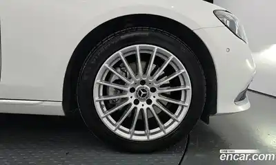 Mercedes-Benz E-Class 2022 2.0 Автомат в Москве № 139584, миниатюра 5