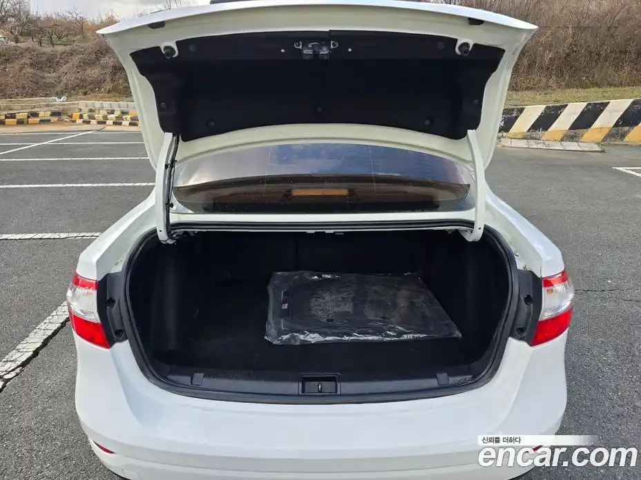 Renault SM3 2010 1.6 Автомат в Москве № 152974, фото 3