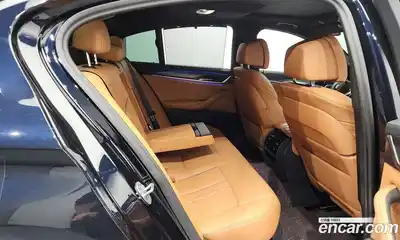 BMW 5-Series 2023 2.0 Автомат в Москве № 154788, миниатюра 2