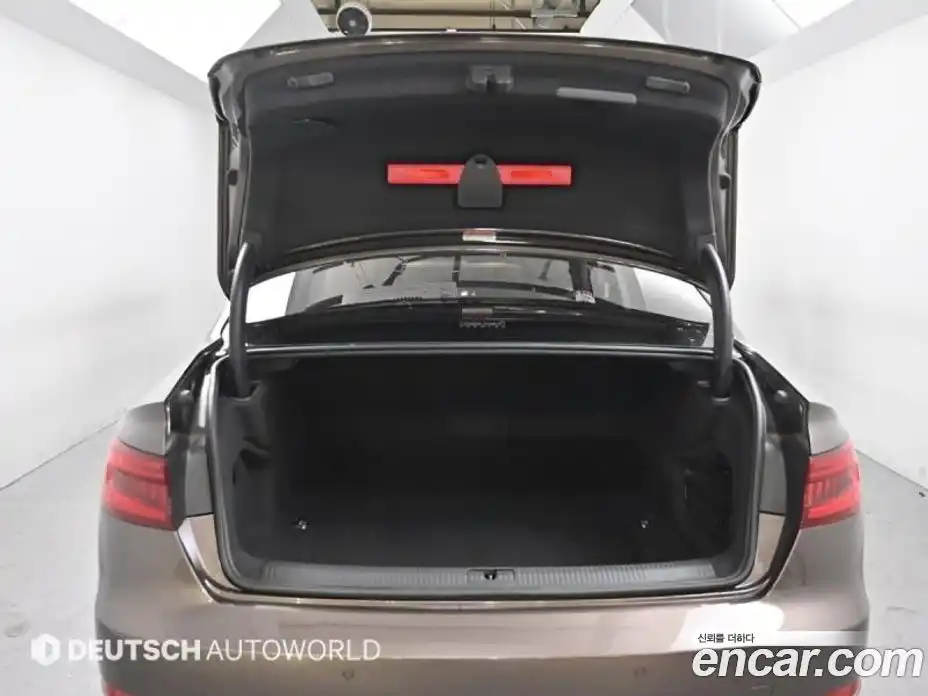 Audi A4 2018 2.0 Автомат в Москве № 164098, фото 19