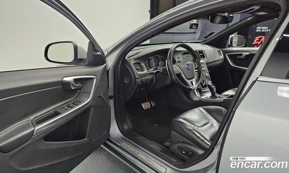 Volvo S60 2015 2.0 Автомат в Москве № 164581, фото 1