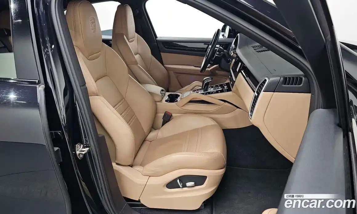 Porsche Cayenne 2020 3.0 Автомат в Москве № 165455, фото 6