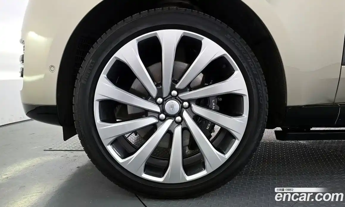 Land Rover Range-Rover 2023 4.4 Автомат в Москве № 166205, фото 5