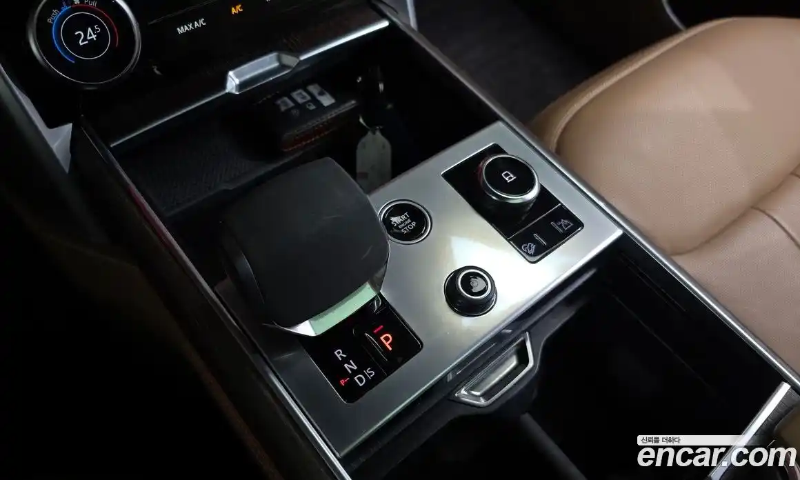 Land Rover Range-Rover 2023 4.4 Автомат в Москве № 166205, фото 9