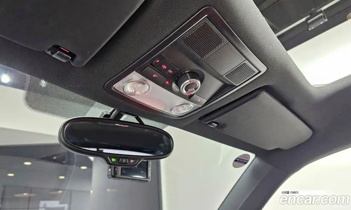 Volkswagen Beatle 2013 2.0 Автомат в Москве № 167652, фото 1