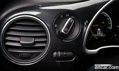 Volkswagen Beatle 2013 2.0 Автомат в Москве № 167652, миниатюра 11