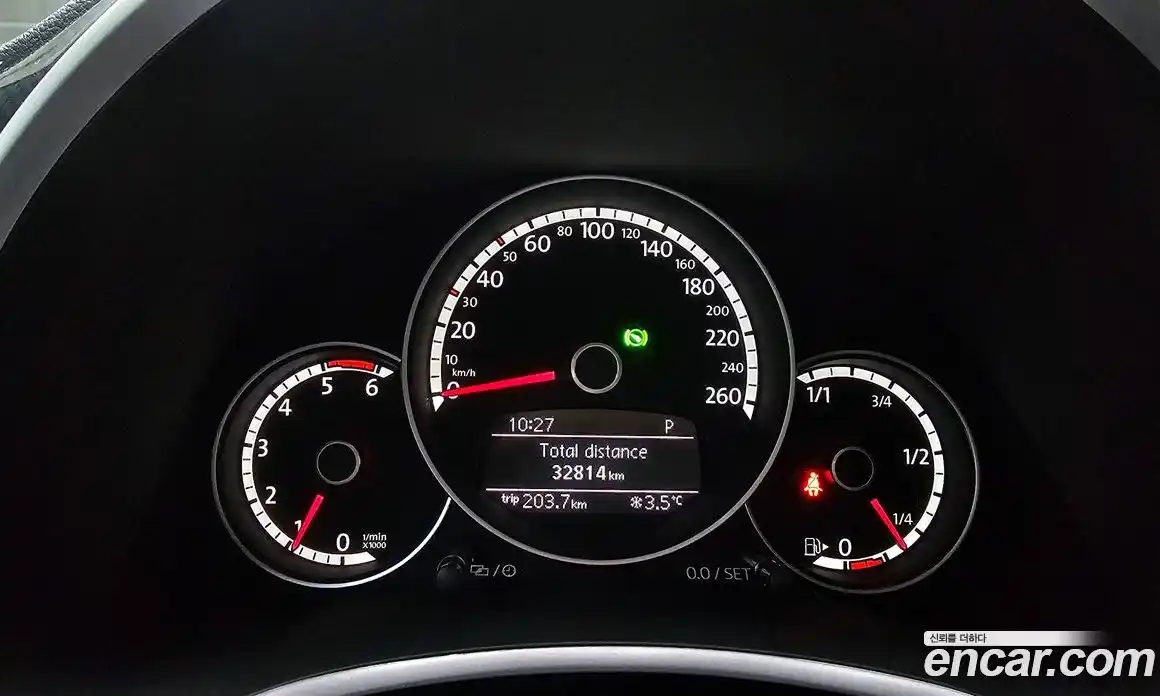 Volkswagen Beatle 2013 2.0 Автомат в Москве № 167652, фото 18