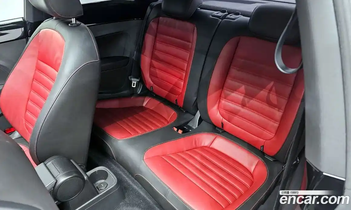 Volkswagen Beatle 2013 2.0 Автомат в Москве № 167652, фото 20