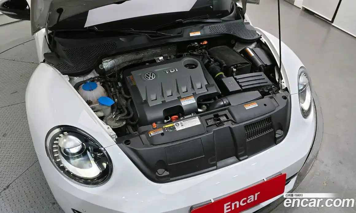 Volkswagen Beatle 2013 2.0 Автомат в Москве № 167652, фото 5