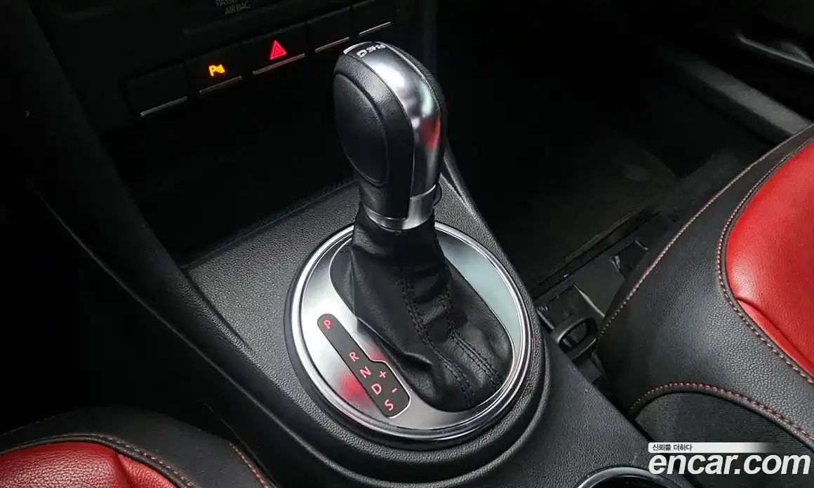 Volkswagen Beatle 2013 2.0 Автомат в Москве № 167652, фото 6