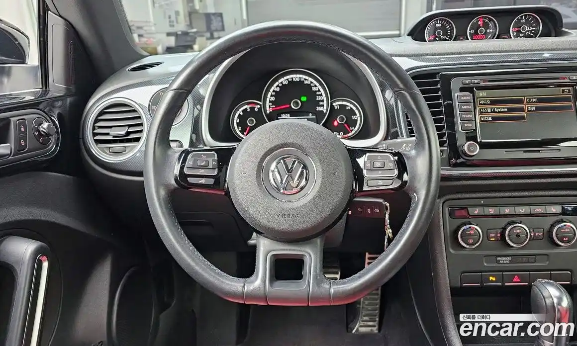 Volkswagen Beatle 2013 2.0 Автомат в Москве № 167652, фото 10