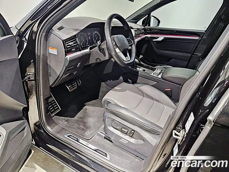 Volkswagen Touareg 2023 3.0 Автомат в Москве № 169150, фото 10