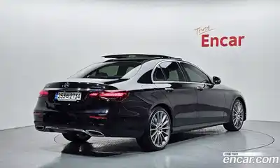 Mercedes-Benz E-Class 2022 2.0 Автомат в Москве № 178091, миниатюра 2