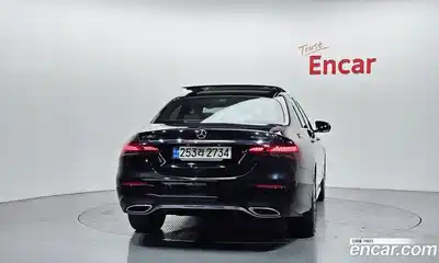 Mercedes-Benz E-Class 2022 2.0 Автомат в Москве № 178091, миниатюра 4