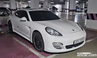 Porsche Panamera, 2011