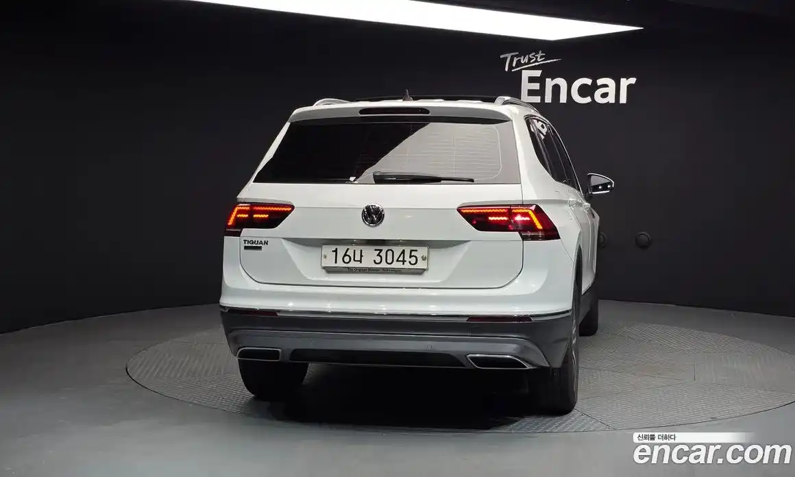 Volkswagen Tiguan 2018 2.0 Автомат в Москве № 199260, фото 17