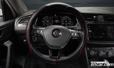 Volkswagen Tiguan 2018 2.0 Автомат в Москве № 199260, миниатюра 4