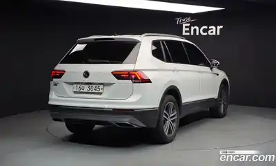Volkswagen Tiguan 2018 2.0 Автомат в Москве № 199260, миниатюра 8