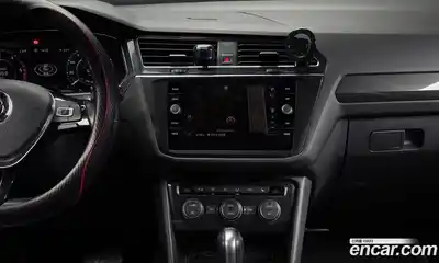 Volkswagen Tiguan 2018 2.0 Автомат в Москве № 199260, миниатюра 9