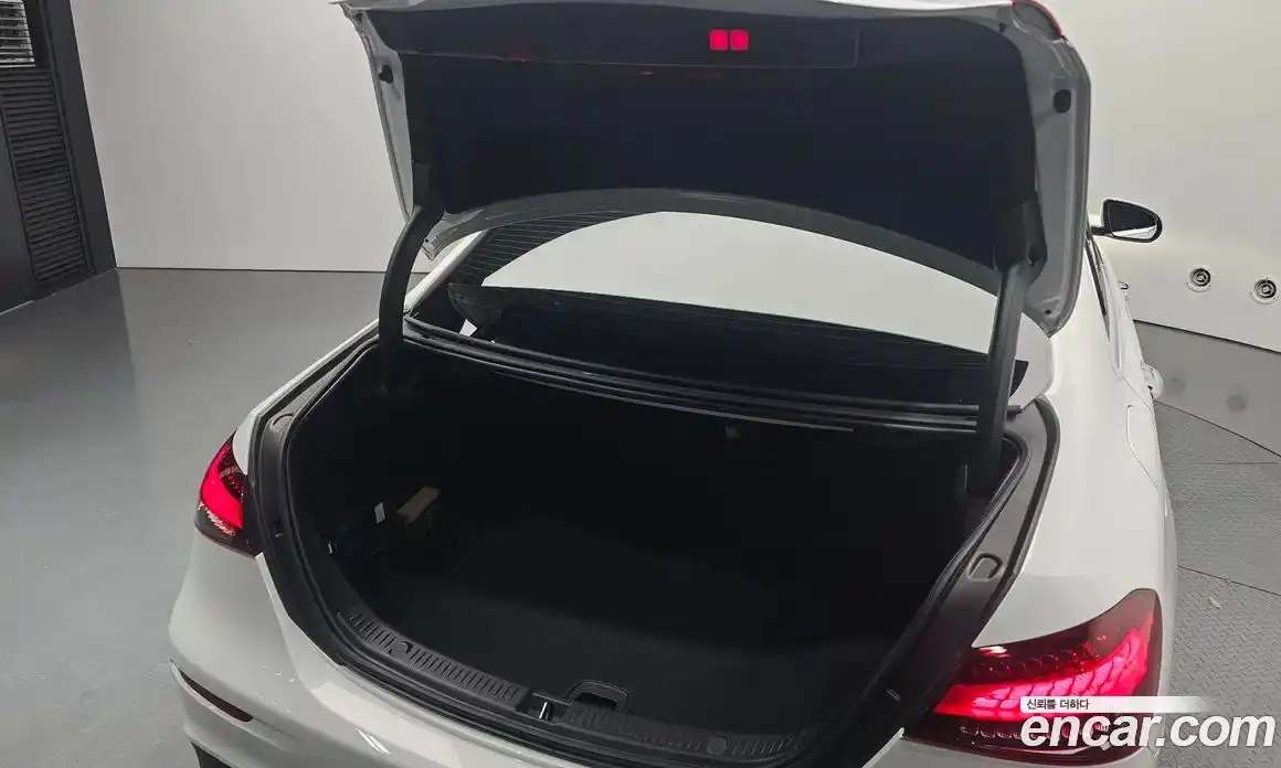 Mercedes-Benz E-Class 2021 2.0 Автомат в Москве № 209275, фото 20