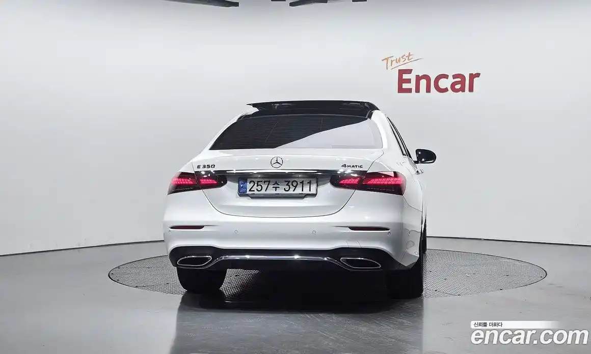 Mercedes-Benz E-Class 2021 2.0 Автомат в Москве № 209275, фото 4