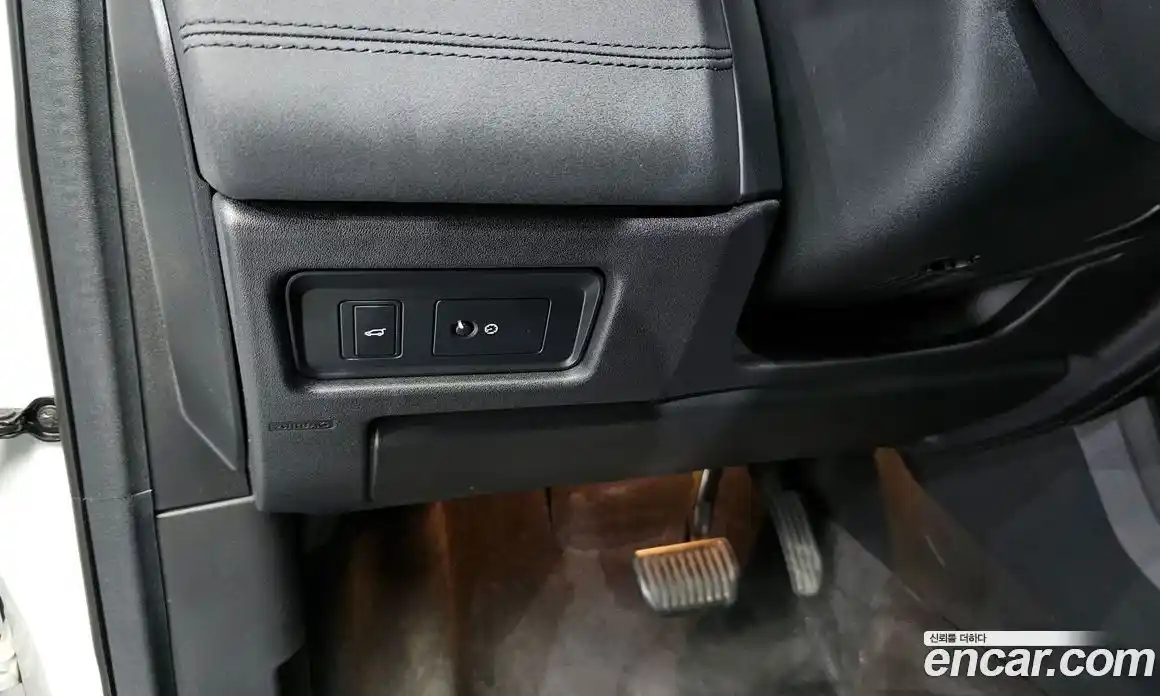 Land Rover Discovery Sport 2018 2.0 Автомат в Москве № 213685, фото 18