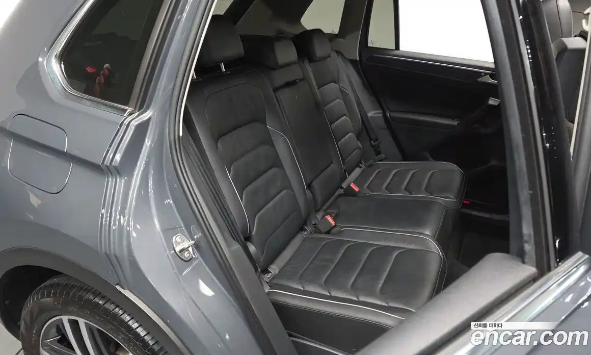 Volkswagen Tiguan 2021 2.0 Автомат в Москве № 214914, фото 11