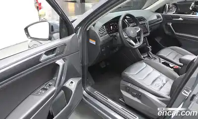 Volkswagen Tiguan 2021 2.0 Автомат в Москве № 214914, миниатюра 12