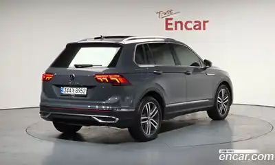 Volkswagen Tiguan 2021 2.0 Автомат в Москве № 214914, миниатюра 2