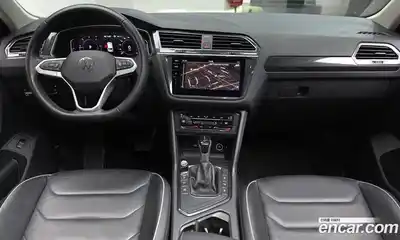 Volkswagen Tiguan 2021 2.0 Автомат в Москве № 214914, миниатюра 7