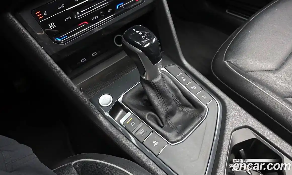 Volkswagen Tiguan 2021 2.0 Автомат в Москве № 214914, фото 9