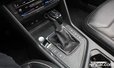 Volkswagen Tiguan 2021 2.0 Автомат в Москве № 214914, миниатюра 9