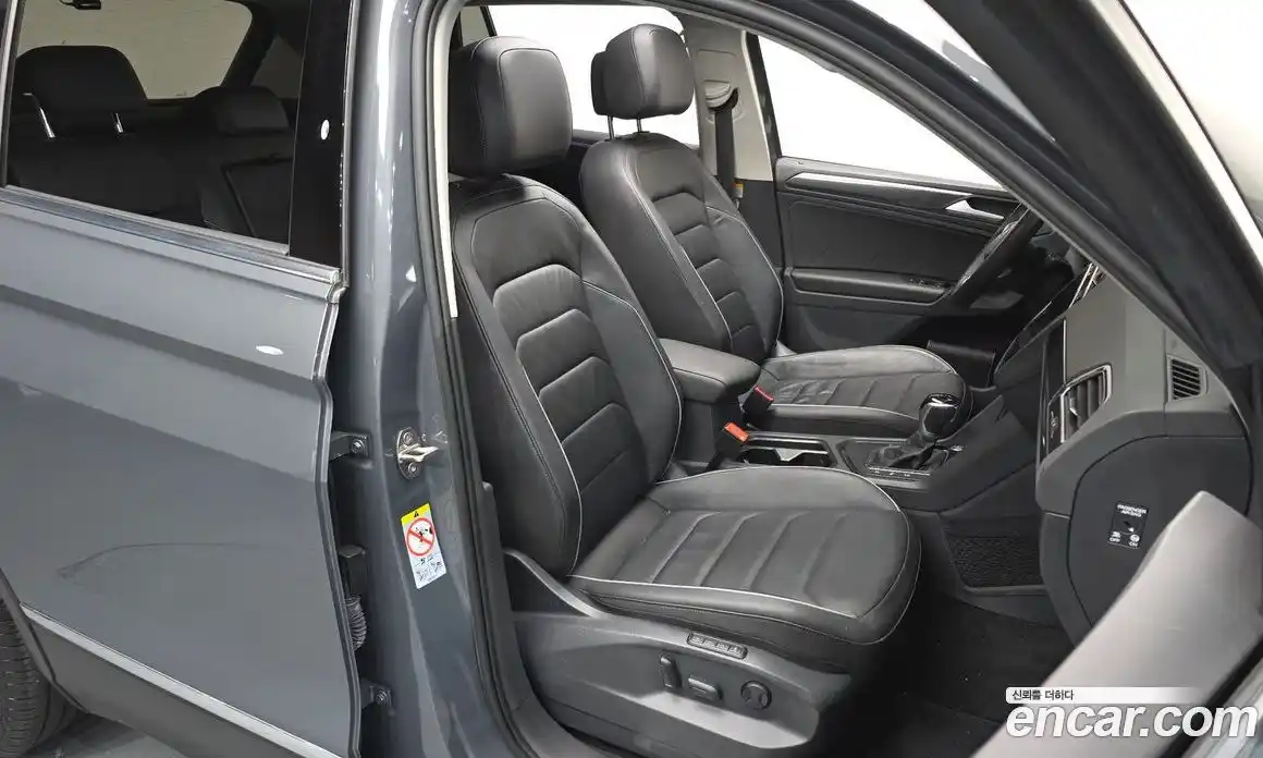 Volkswagen Tiguan 2021 2.0 Автомат в Москве № 214914, фото 10