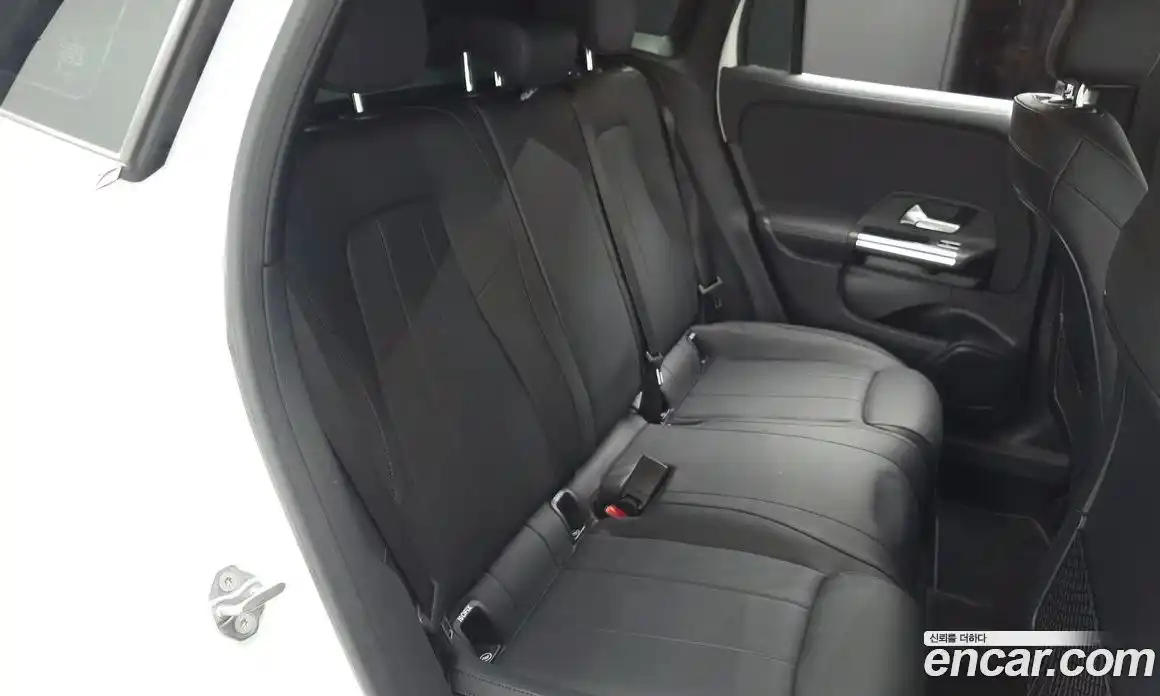 Mercedes-Benz GLA-Class 2021 2.0 Автомат в Москве № 220666, фото 20