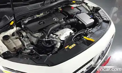 Mercedes-Benz GLA-Class 2021 2.0 Автомат в Москве № 220666, миниатюра 2