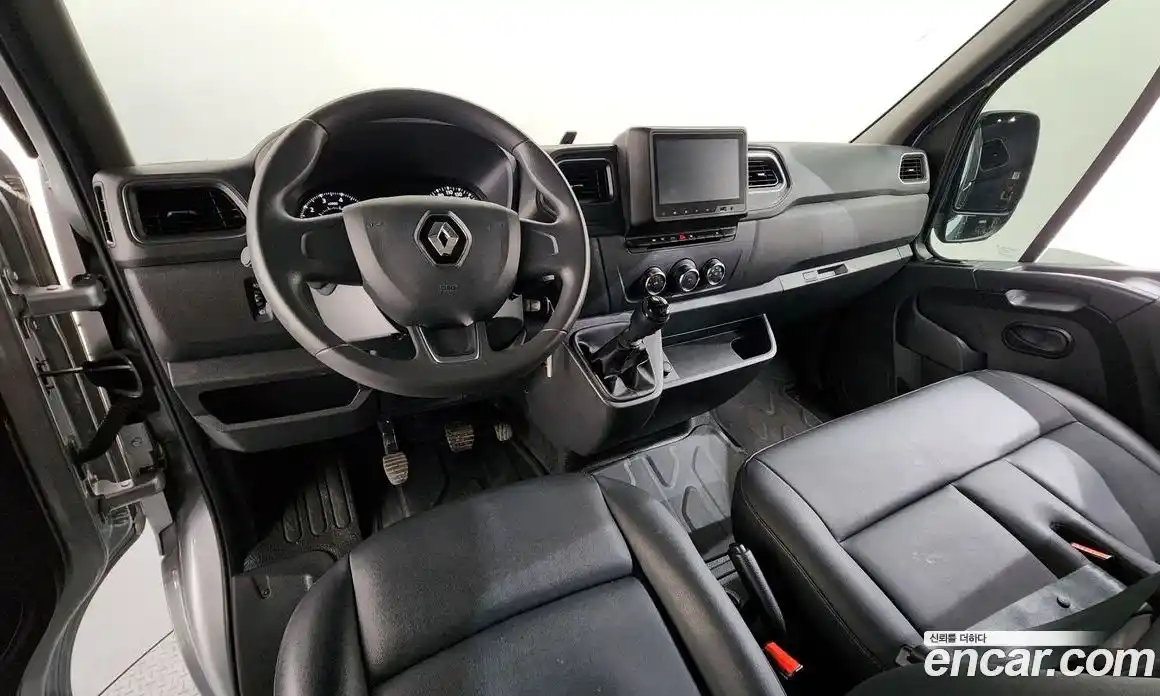 Renault Master 2024 2.3 Механическая в Москве № 221965, фото 15