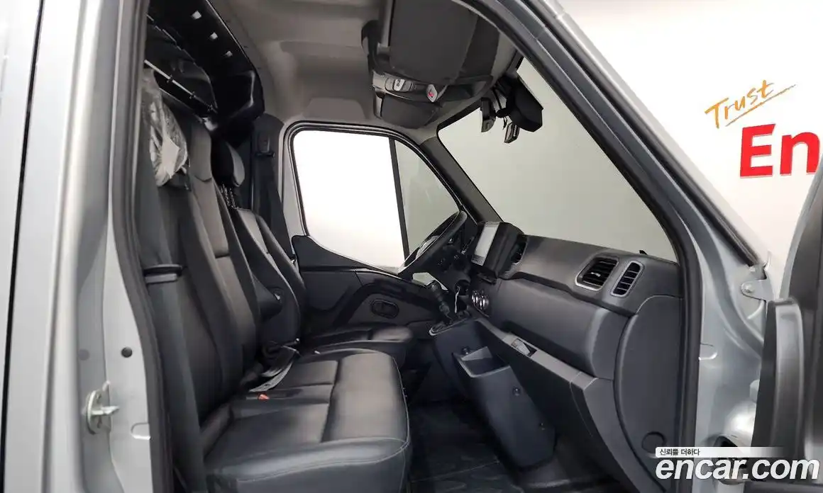 Renault Master 2024 2.3 Механическая в Москве № 221965, фото 16