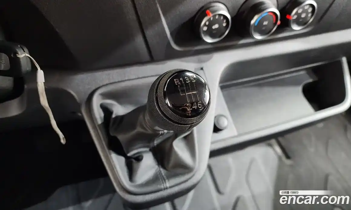 Renault Master 2024 2.3 Механическая в Москве № 221965, фото 17