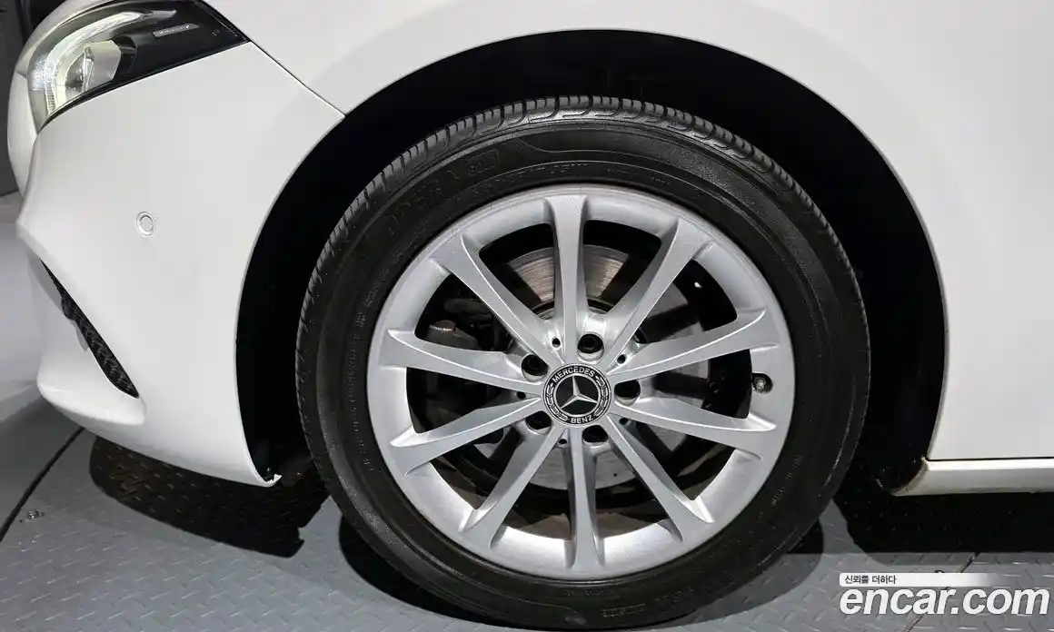 Mercedes-Benz A-Class 2019 2.0 Автомат в Москве № 224748, фото 5