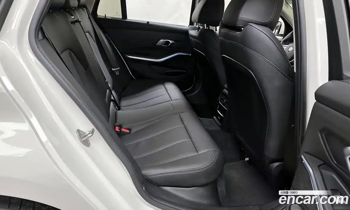 BMW 3-Series 2025 2.0 Автомат в Москве № 227999, фото 12