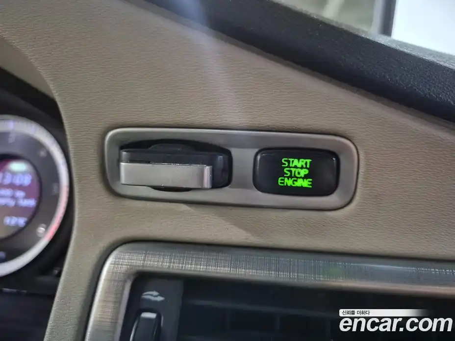 Volvo XC70 2011 2.4 Автомат в Москве № 230679, фото 15