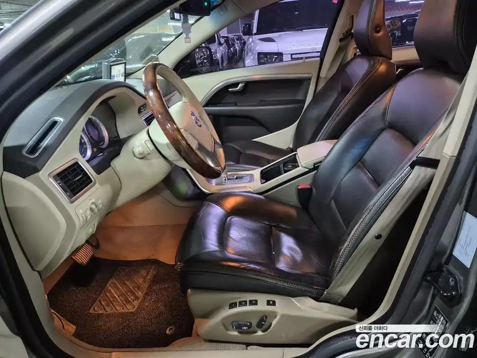 Volvo XC70 2011 2.4 Автомат в Москве № 230679, фото 6