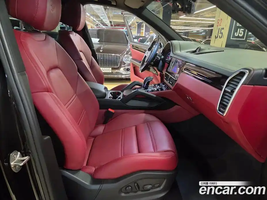 Porsche Cayenne 2022 3.0 Автомат в Москве № 231022, фото 14