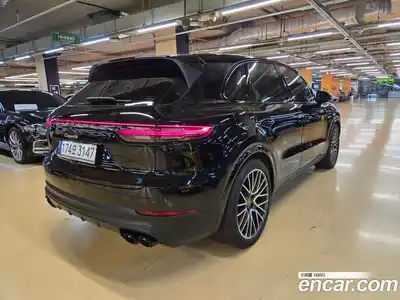 Porsche Cayenne 2022 3.0 Автомат в Москве № 231022, миниатюра 4