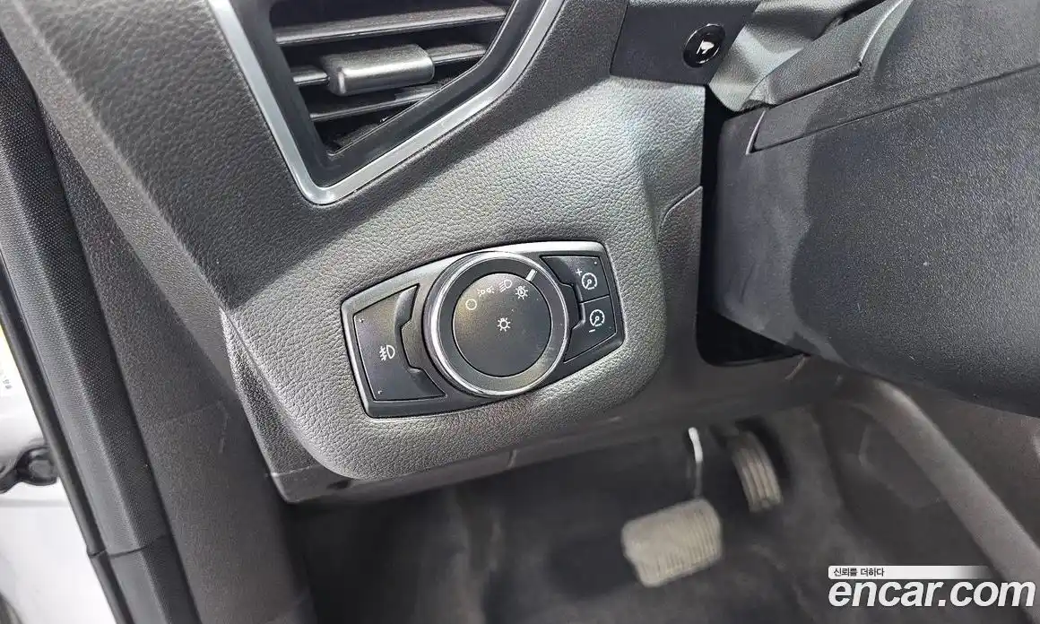 Ford Escape 2013 1.6 Автомат в Москве № 255515, фото 10