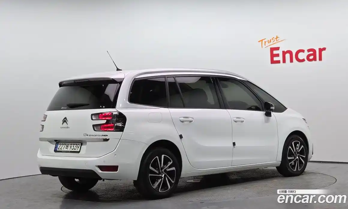 Citroen C4 Spacetourer 2021 1.5 Автомат в Москве № 256815, фото 2