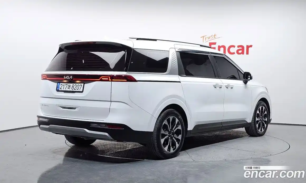 Kia Canival 2023 2.2 Автомат в Москве № 287697, фото 17