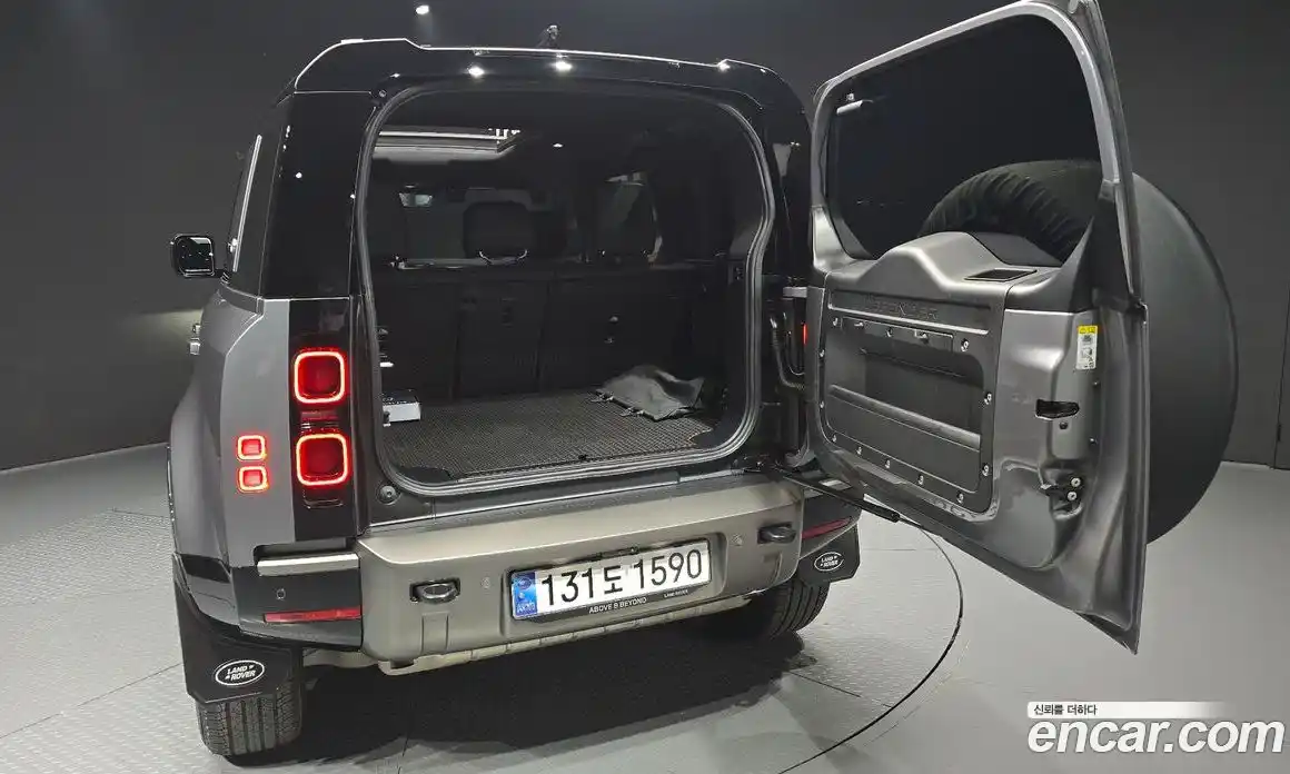 Land Rover Defender 2024 2.0 Автомат в Москве № 298038, фото 6