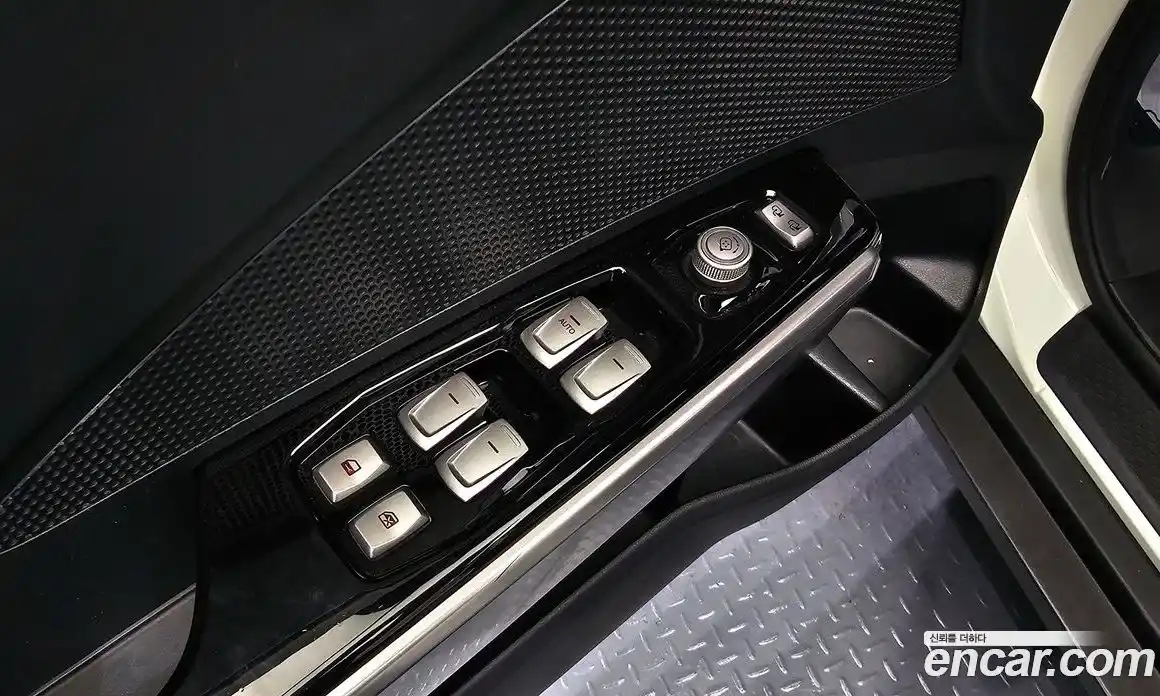 SsangYong TIBOLI 2015 1.6 Автомат в Москве № 30174, фото 16