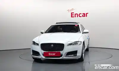 Jaguar XF 2018 2.0 Автомат в Москве № 305057, миниатюра 3